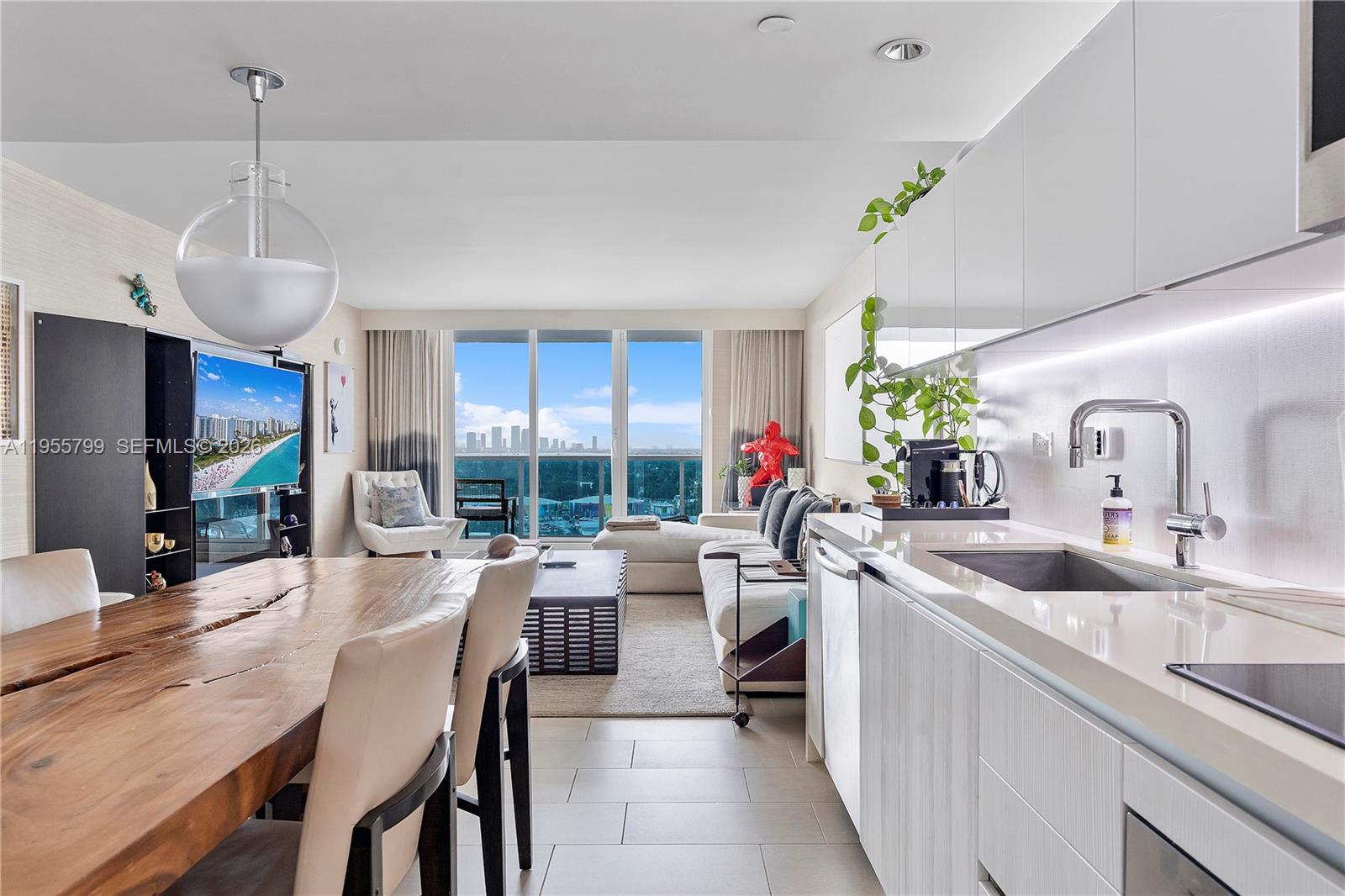 image 1 Hotel & Homes South Beach15