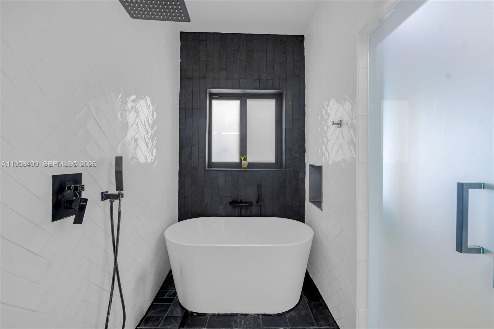 5981 NE 6th Ave Miami, FL 33137