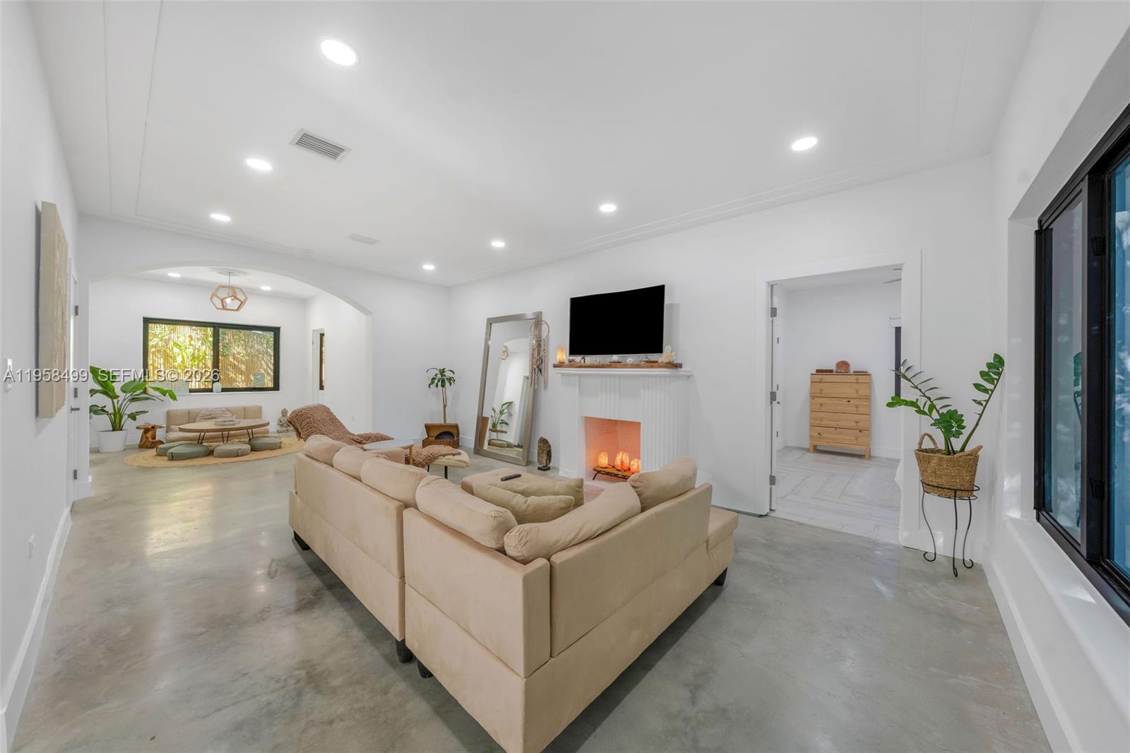 5981 NE 6th Ave Miami, FL 33137