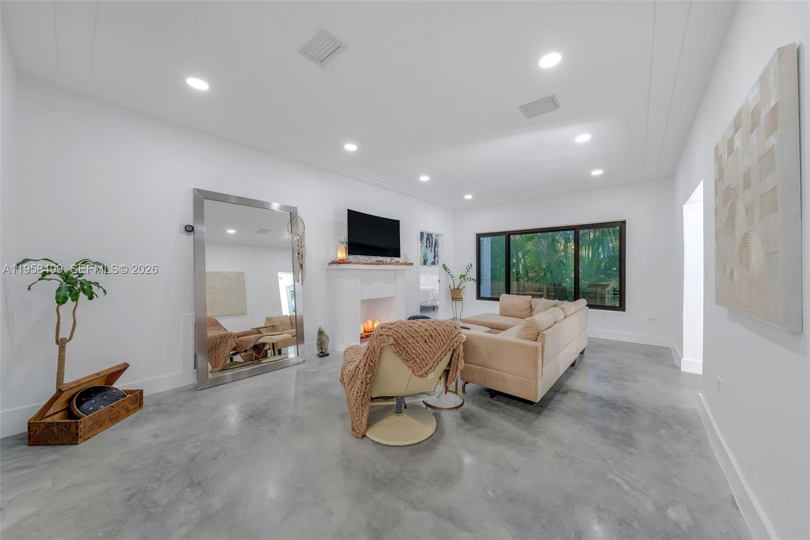 5981 NE 6th Ave Miami, FL 33137