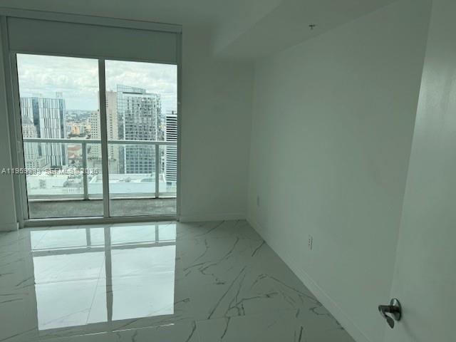 image Vizcayne South13