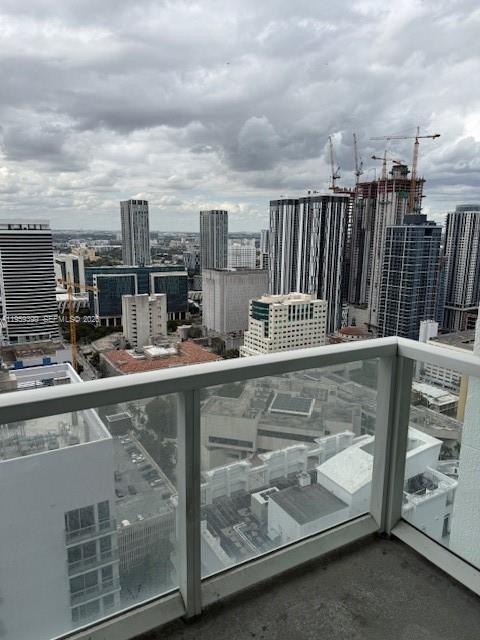 image Vizcayne South18