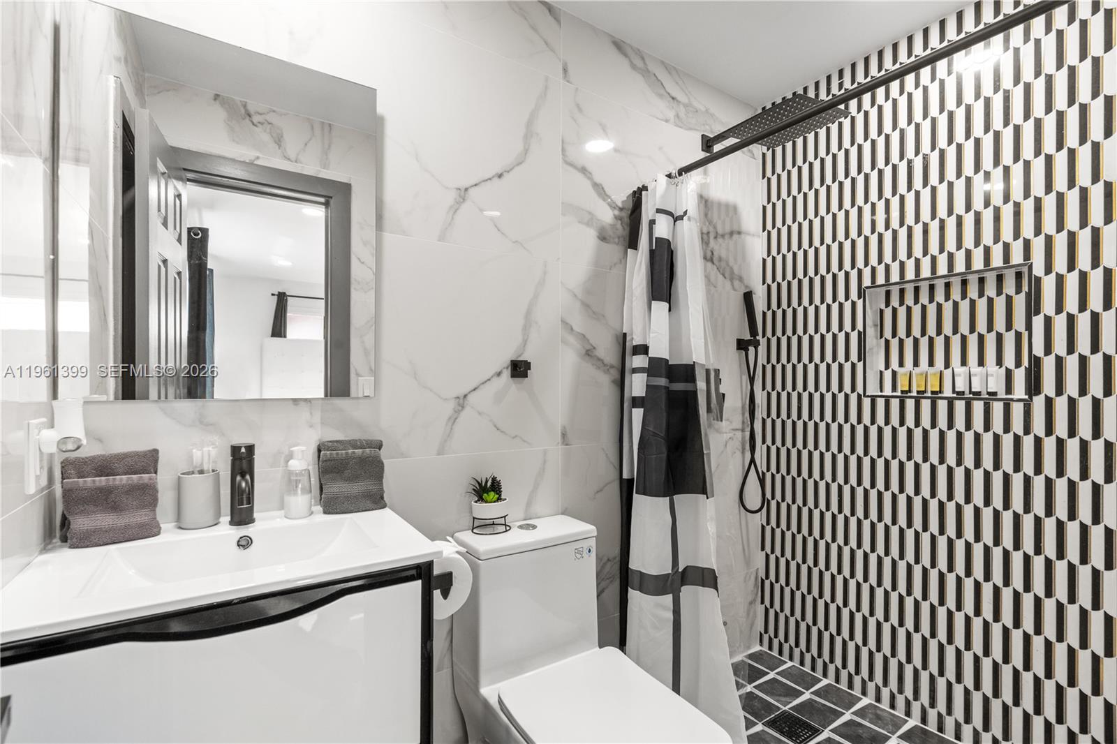 390 NW 40th St Deerfield Beach, FL 33064