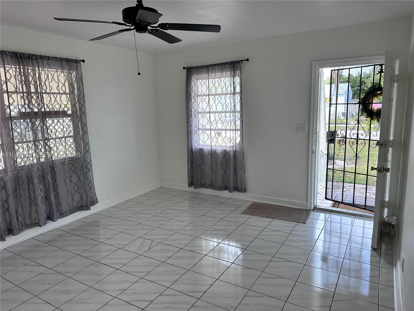 2820 Fletcher St Hollywood, FL 33020