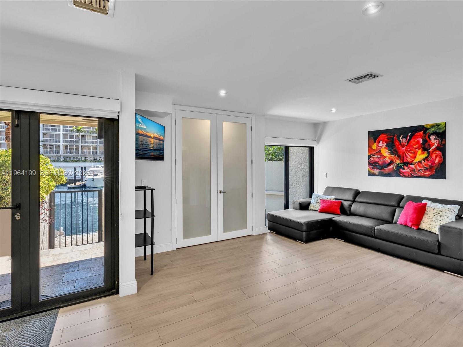 15 Portside Dr #15C Fort Lauderdale, FL 33316