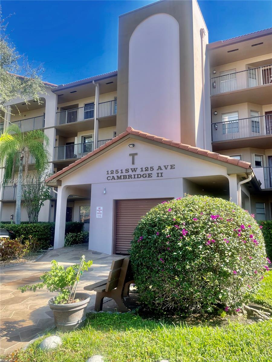 1251 SW 125th Ave #311T Pembroke Pines, FL 33027