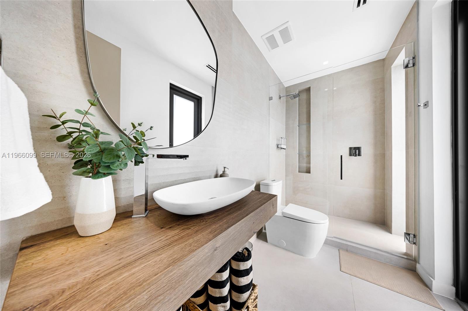 300 NE 48th St Miami, FL 33137