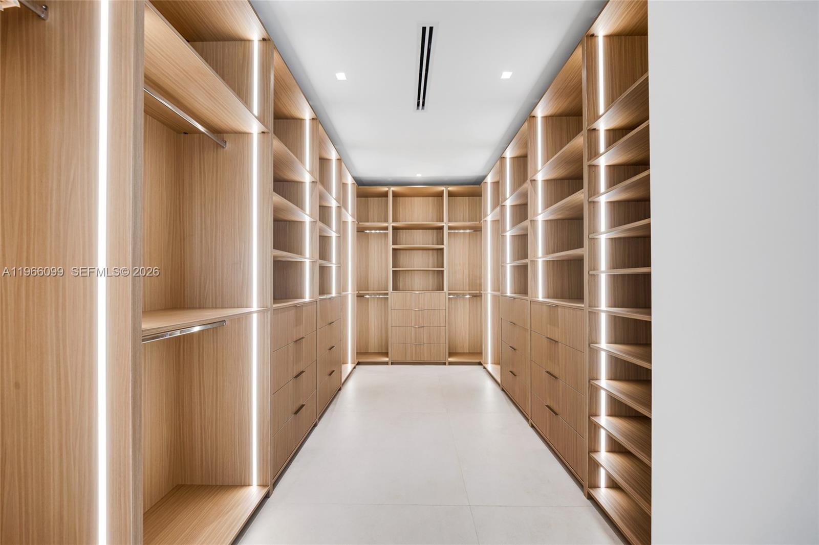 300 NE 48th St Miami, FL 33137