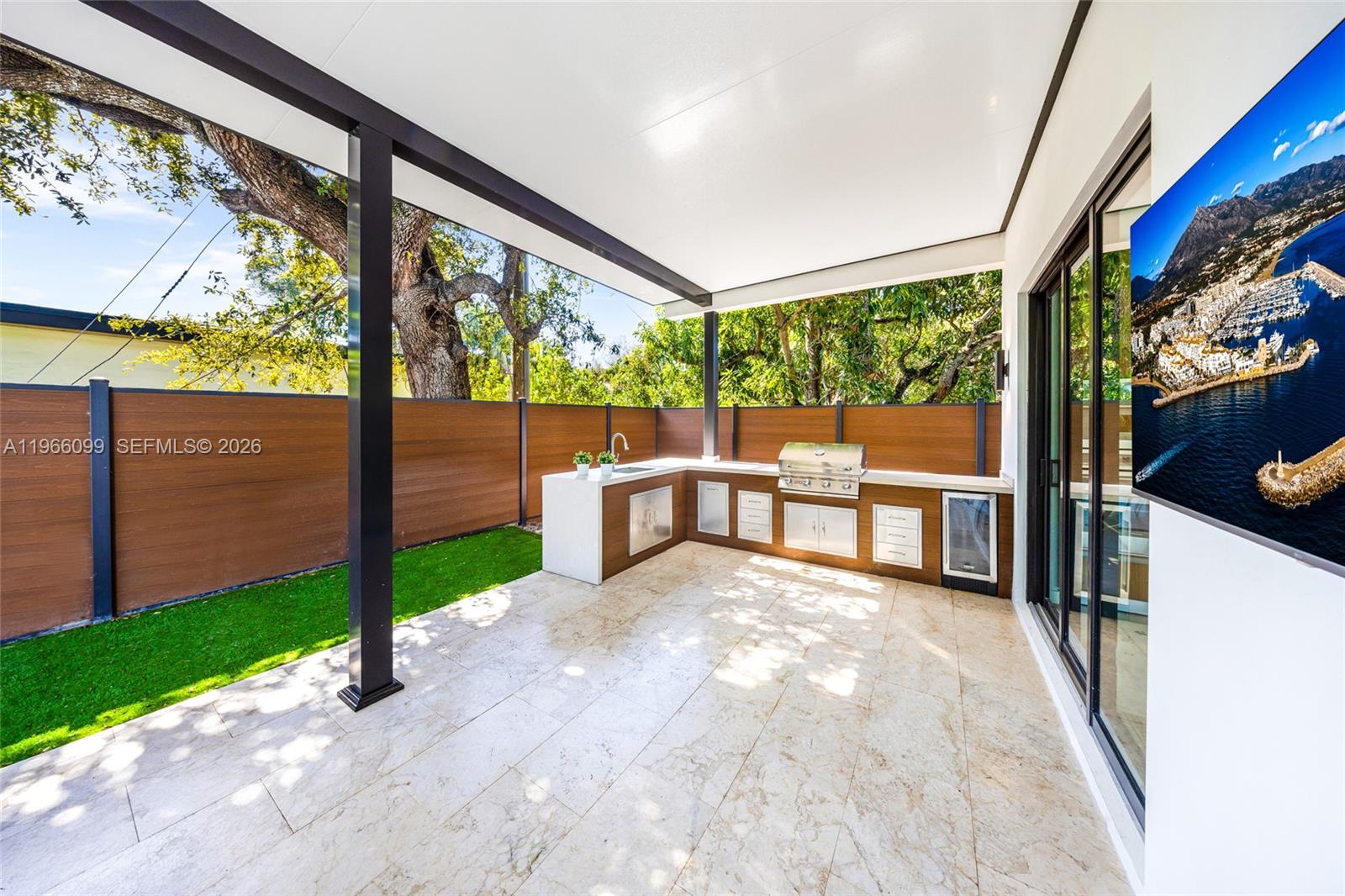 300 NE 48th St Miami, FL 33137