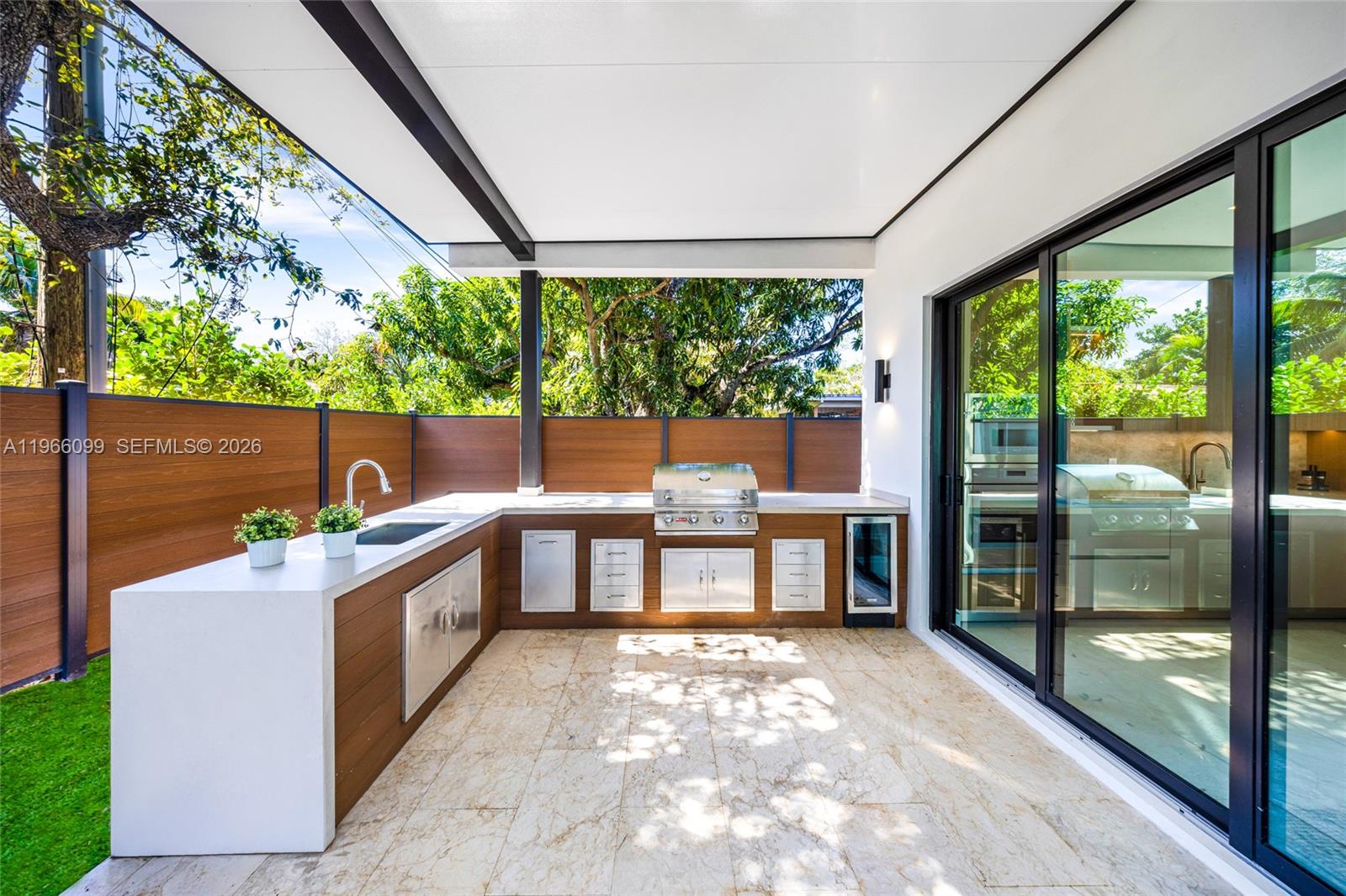 300 NE 48th St Miami, FL 33137