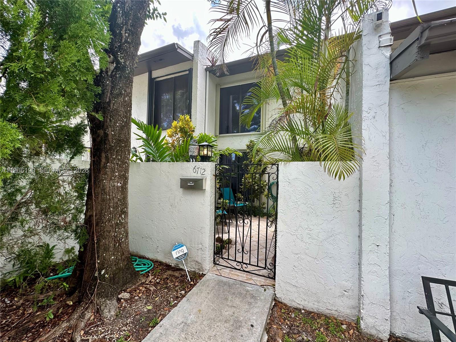 6712 SW 114th Ave