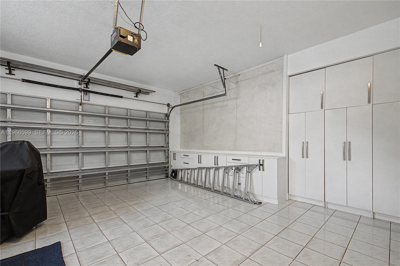 8305 NW 157th Ter Miami Lakes, FL 33016