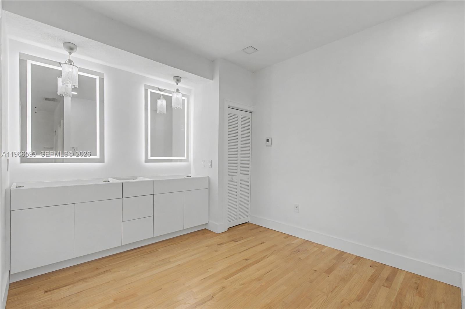 8305 NW 157th Ter Miami Lakes, FL 33016