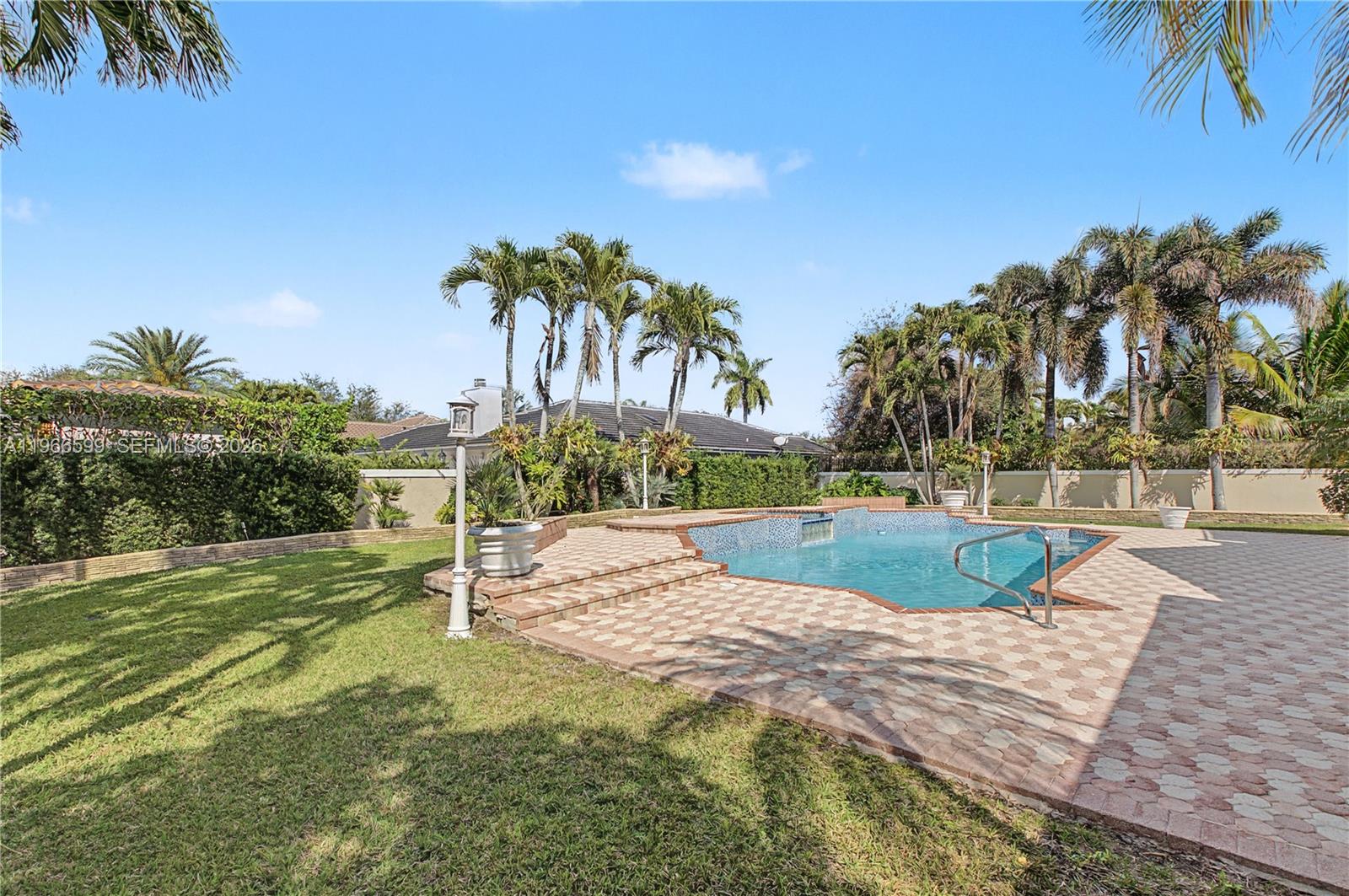 8305 NW 157th Ter Miami Lakes, FL 33016