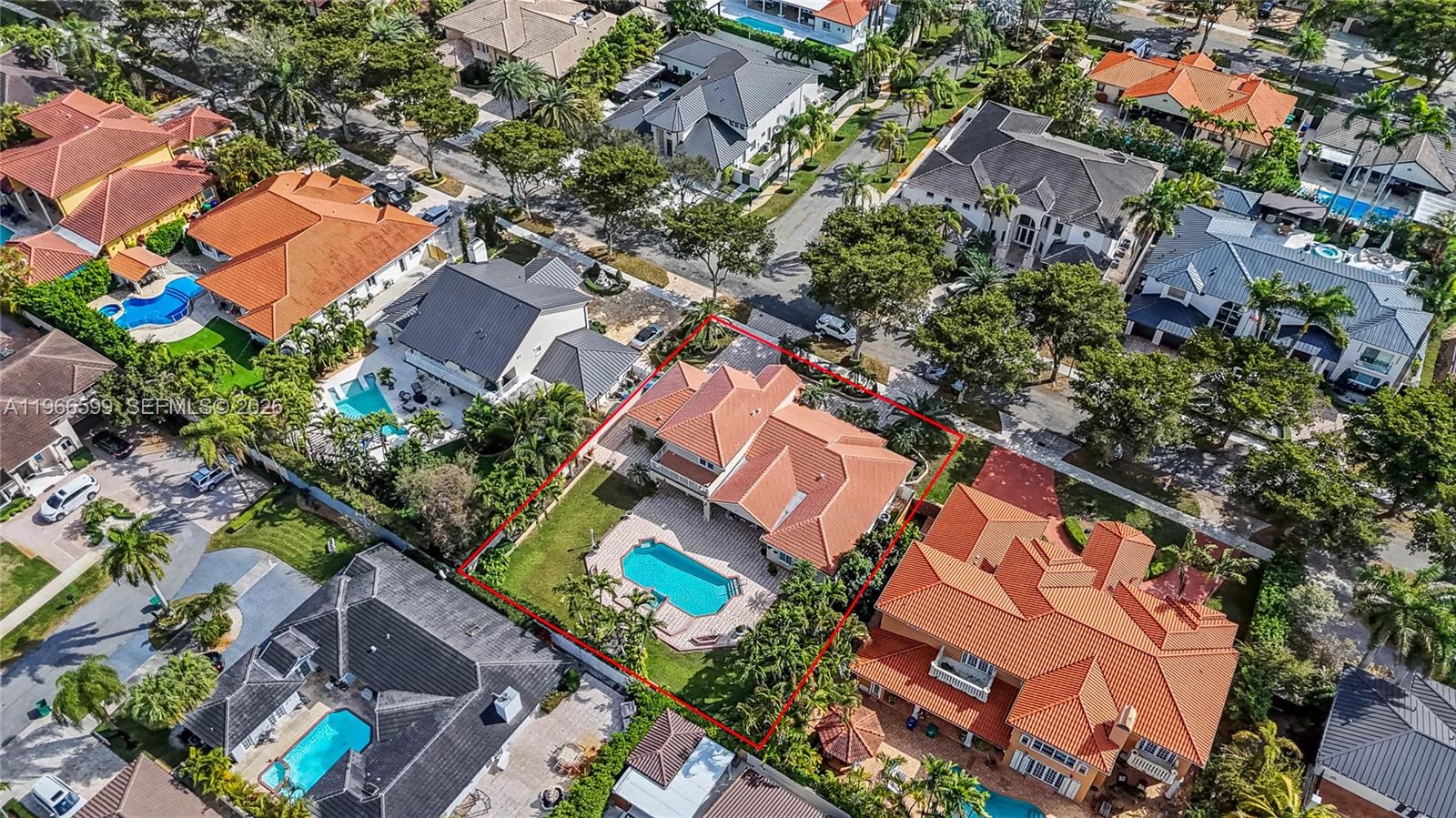 8305 NW 157th Ter Miami Lakes, FL 33016