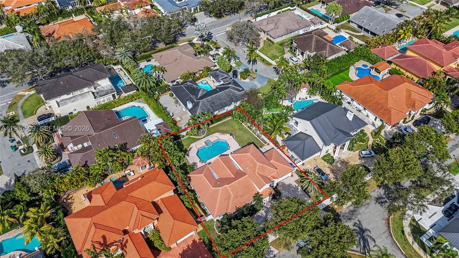 8305 NW 157th Ter Miami Lakes, FL 33016