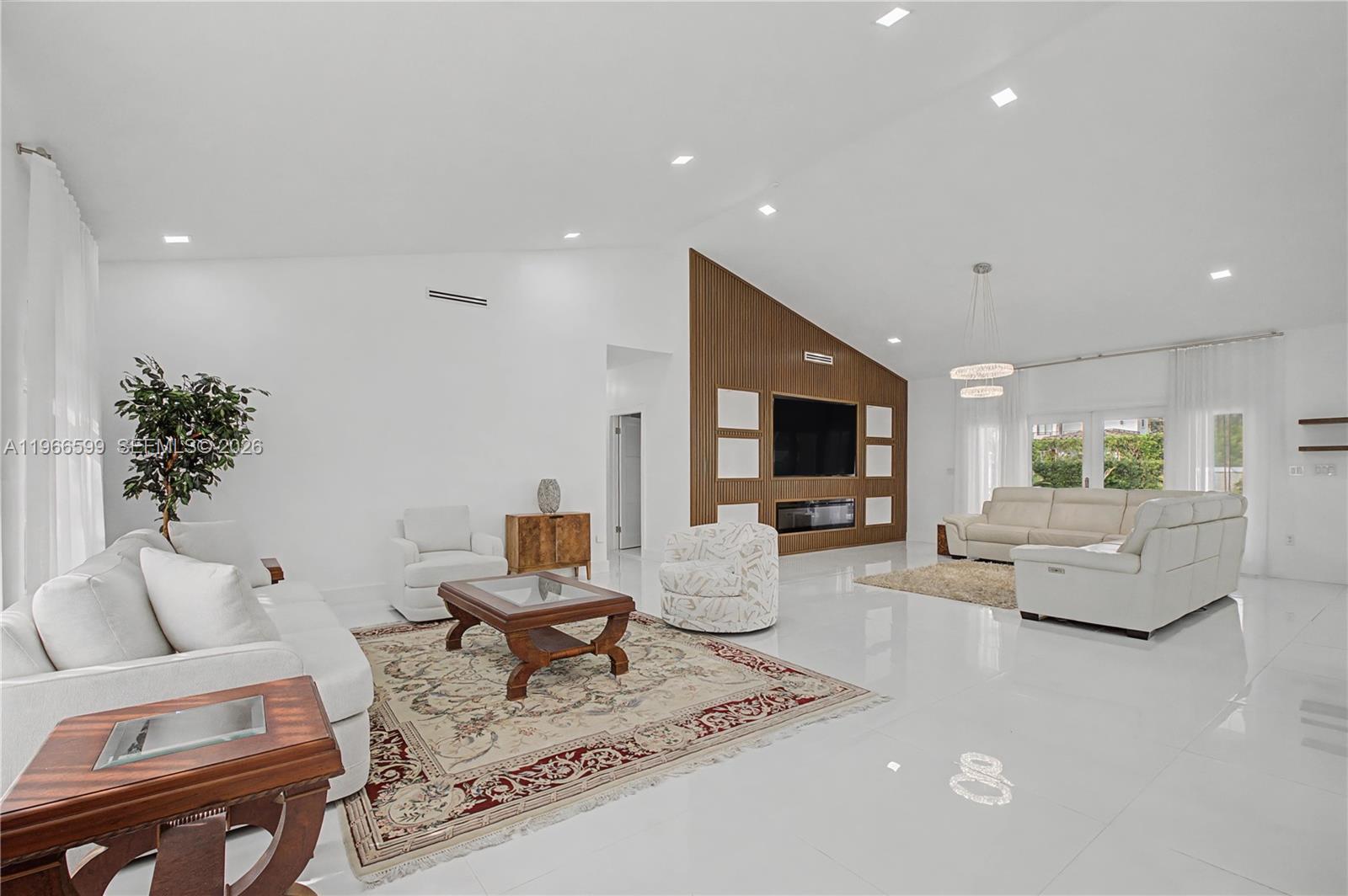 8305 NW 157th Ter Miami Lakes, FL 33016