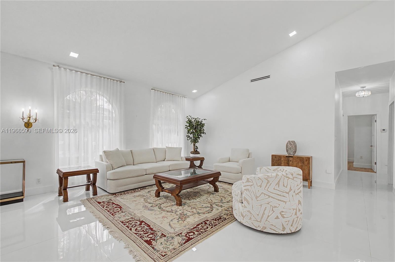 8305 NW 157th Ter Miami Lakes, FL 33016