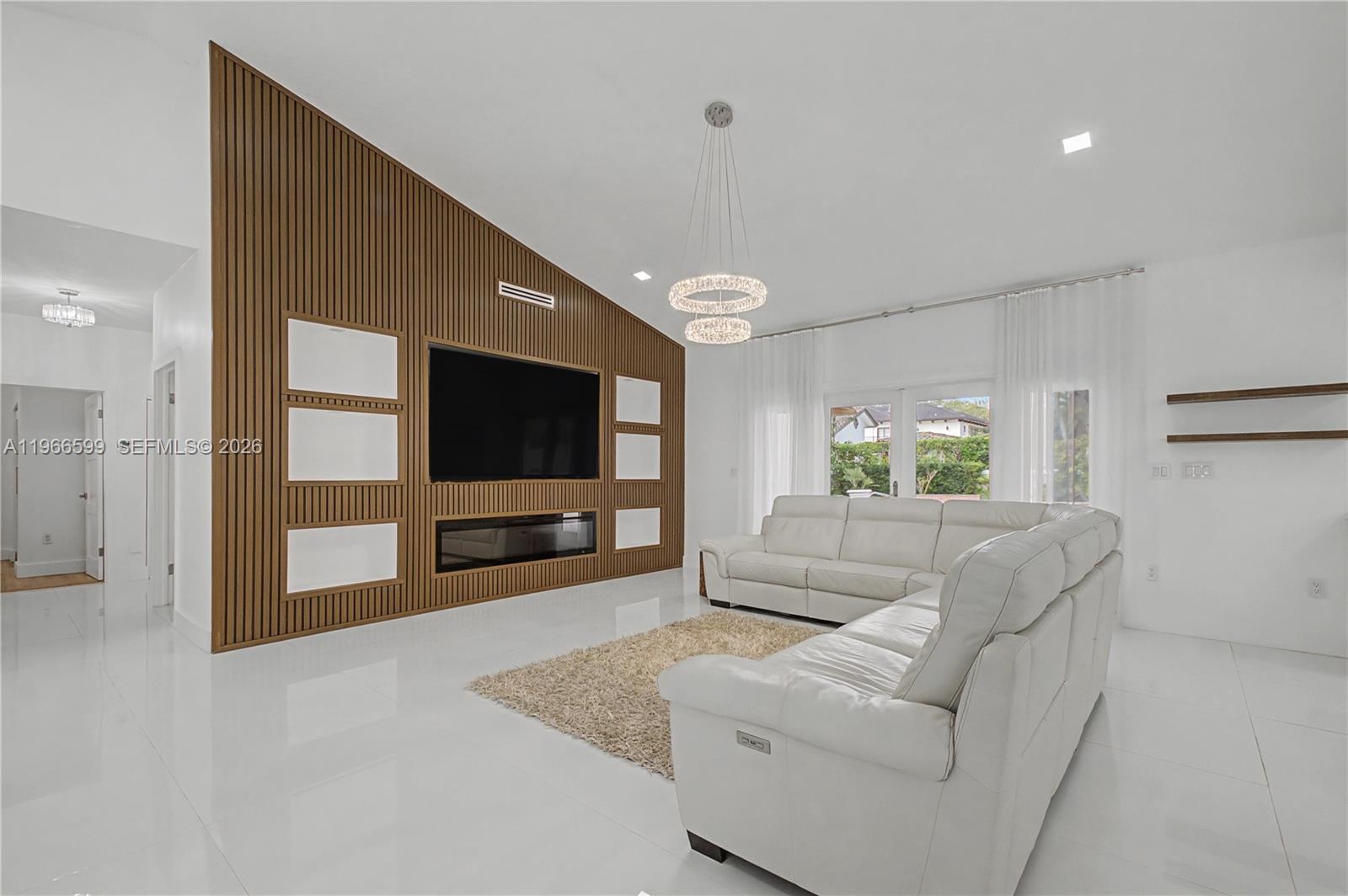 8305 NW 157th Ter Miami Lakes, FL 33016