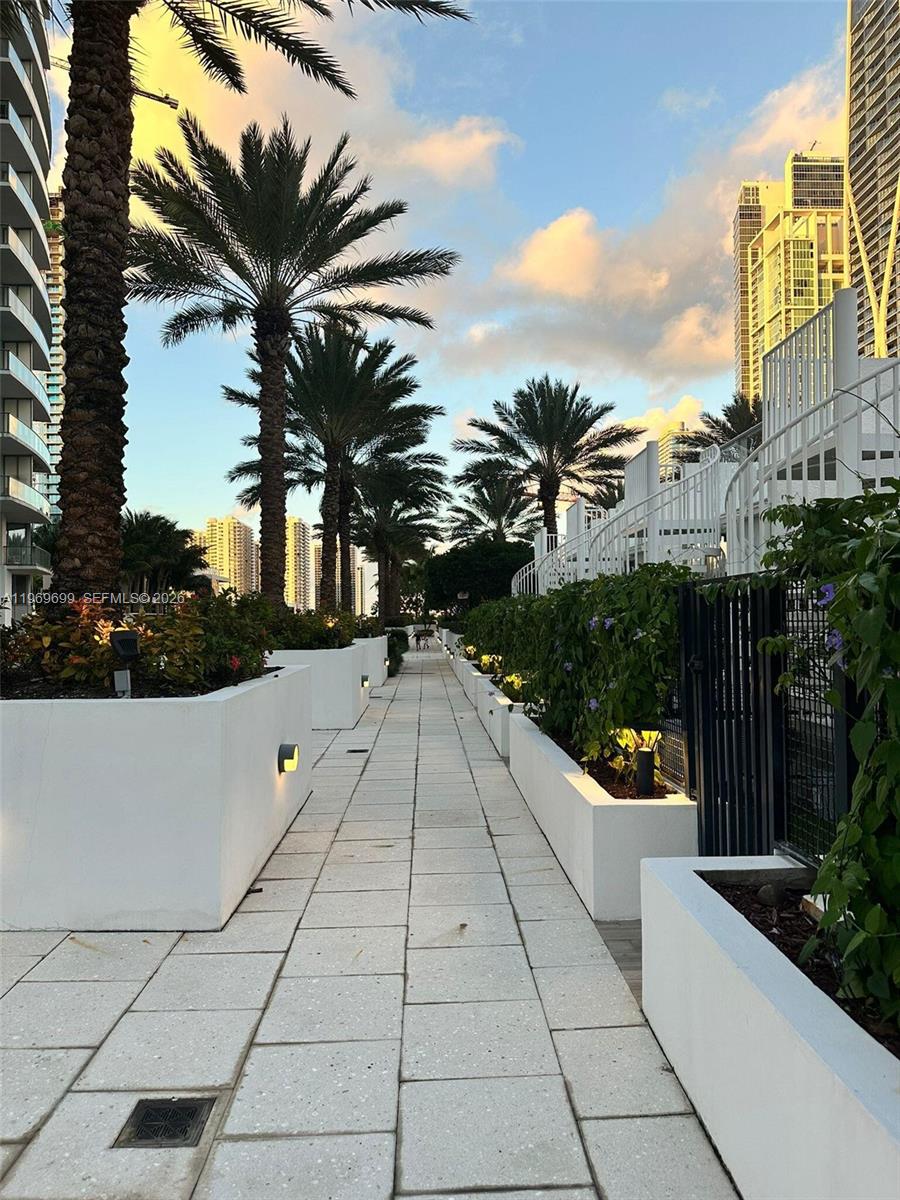 image Paramount Miami Worldcenter40