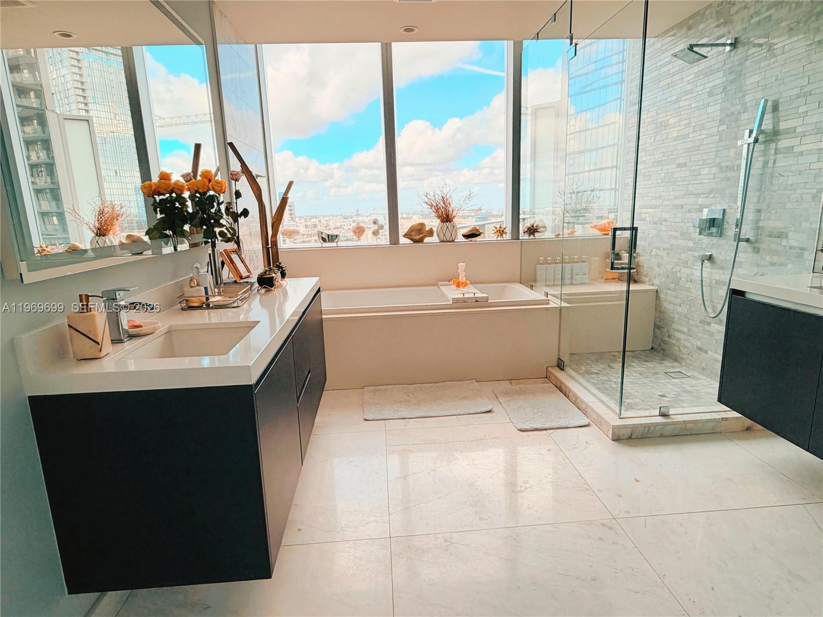 image Paramount Miami Worldcenter8