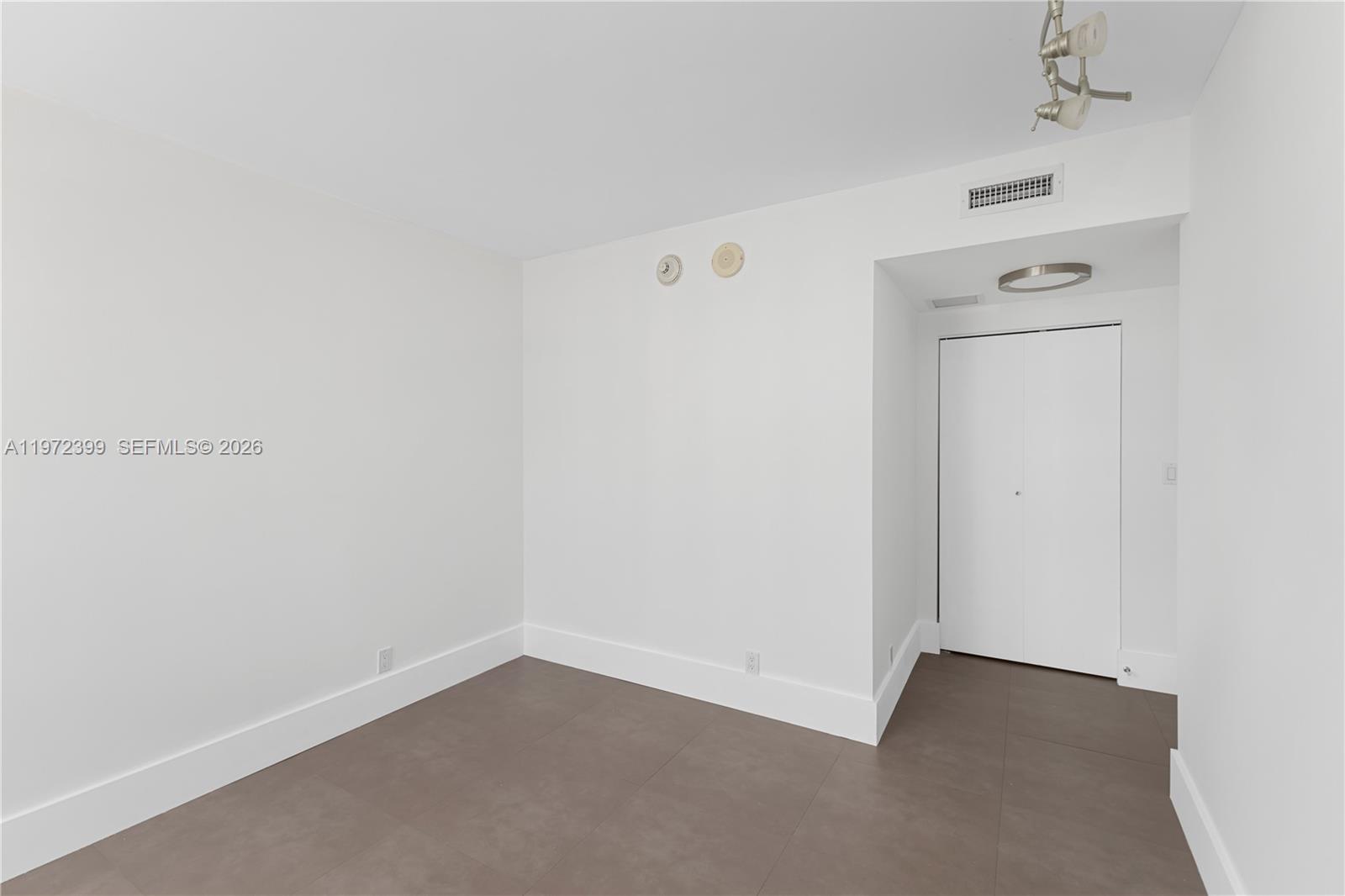 5660 Collins Ave #11B Miami Beach, FL 33140