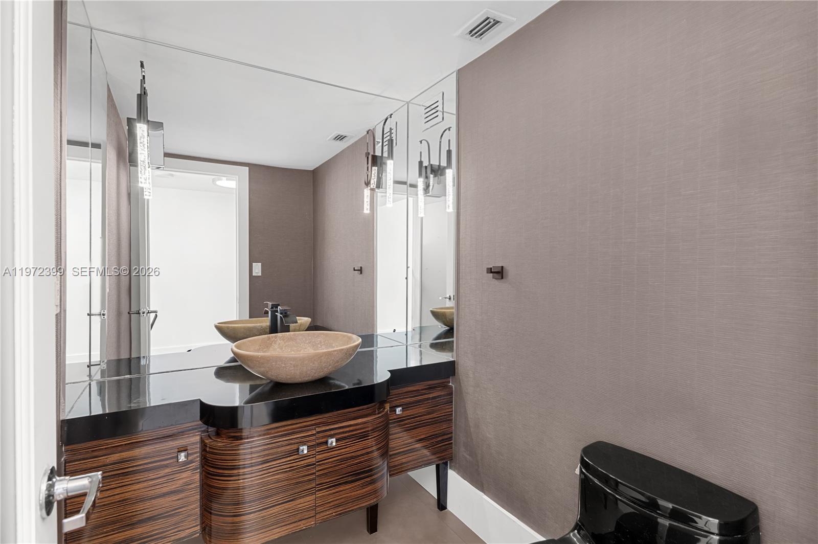 5660 Collins Ave #11B Miami Beach, FL 33140