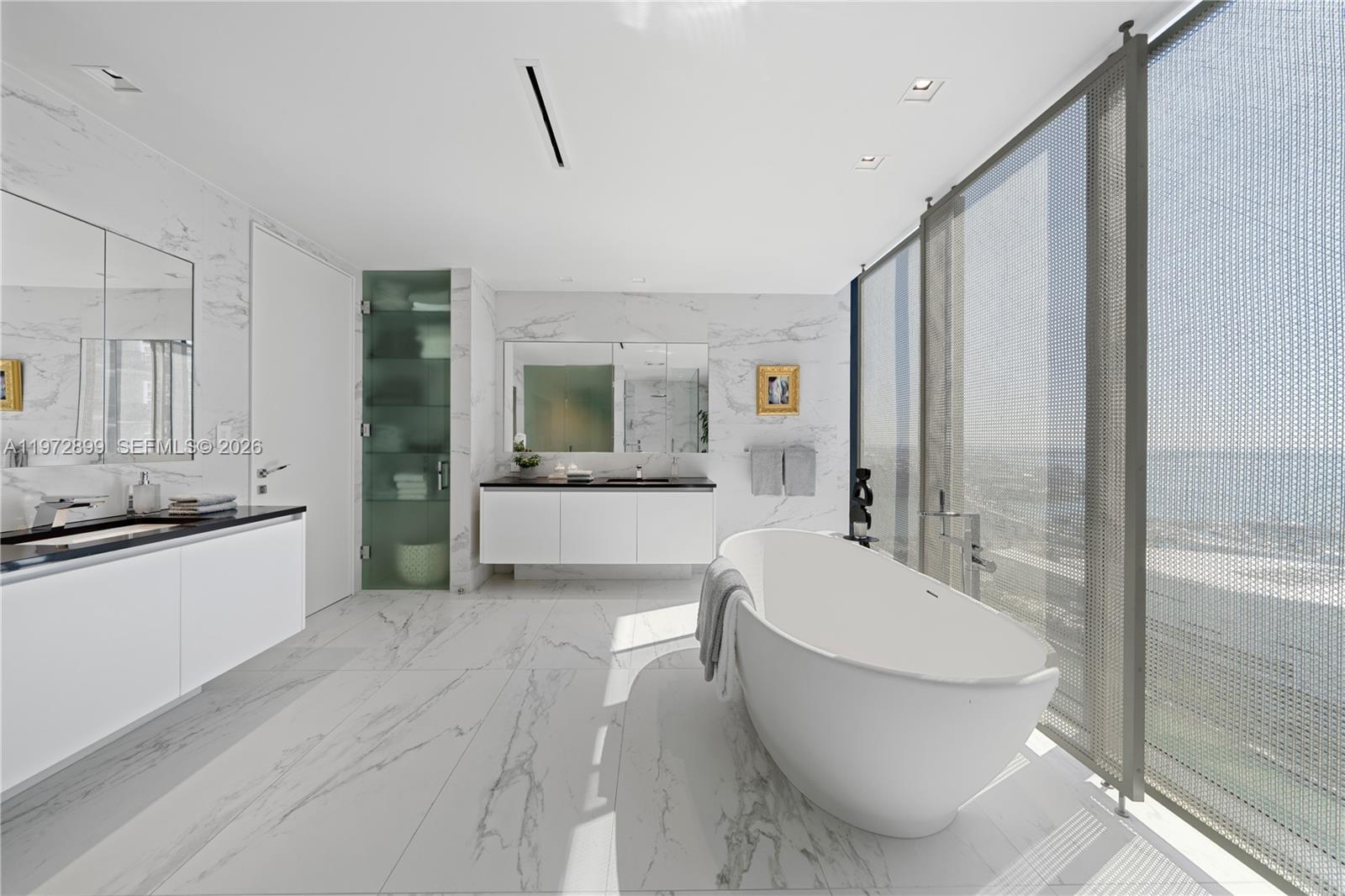 1000 Biscayne Blvd #3201 Miami, FL 33132