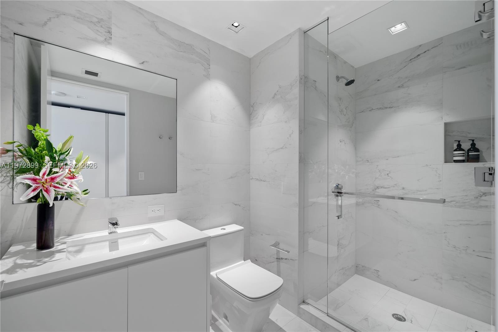 1000 Biscayne Blvd #3201 Miami, FL 33132