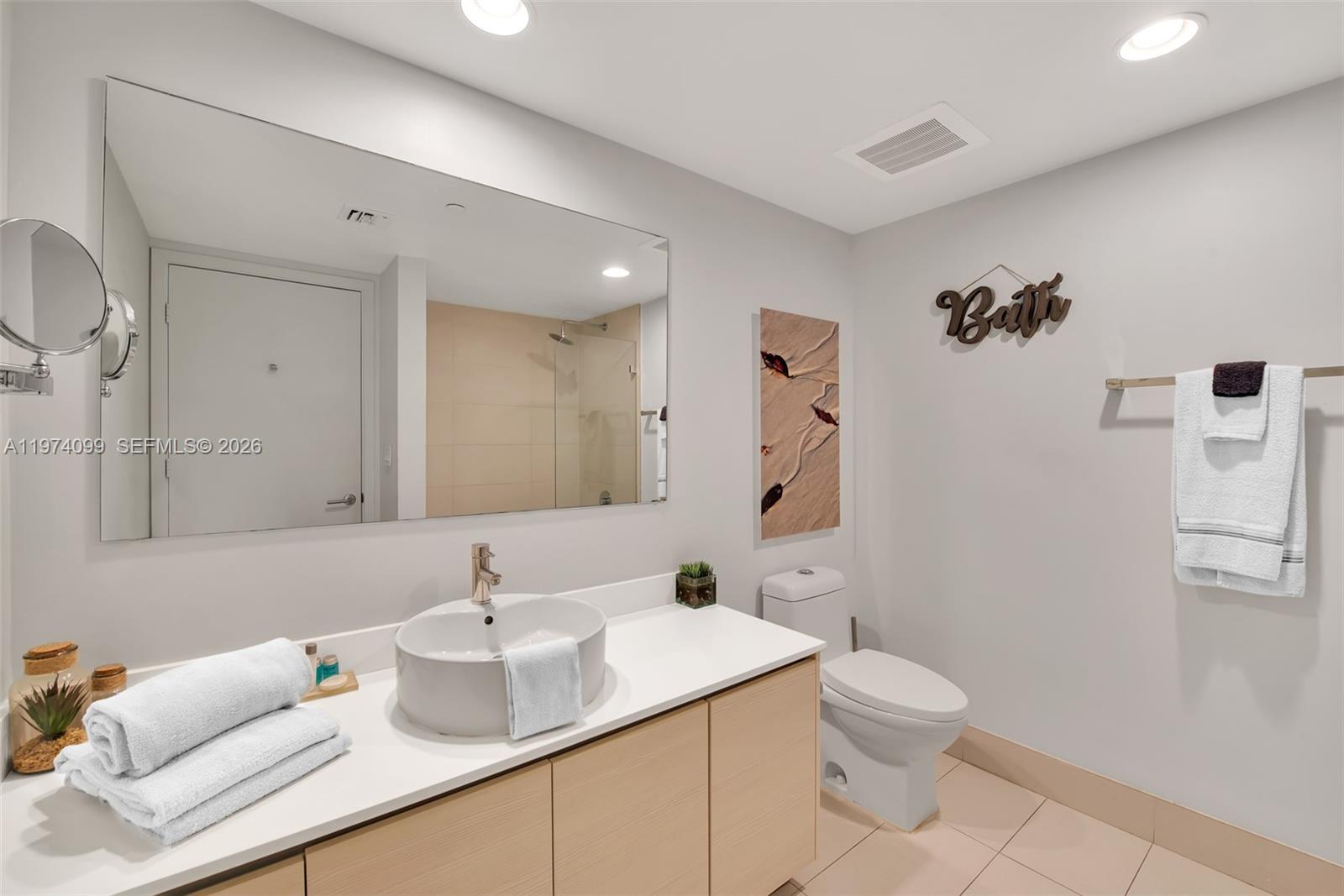 image Beachwalk Condominium23