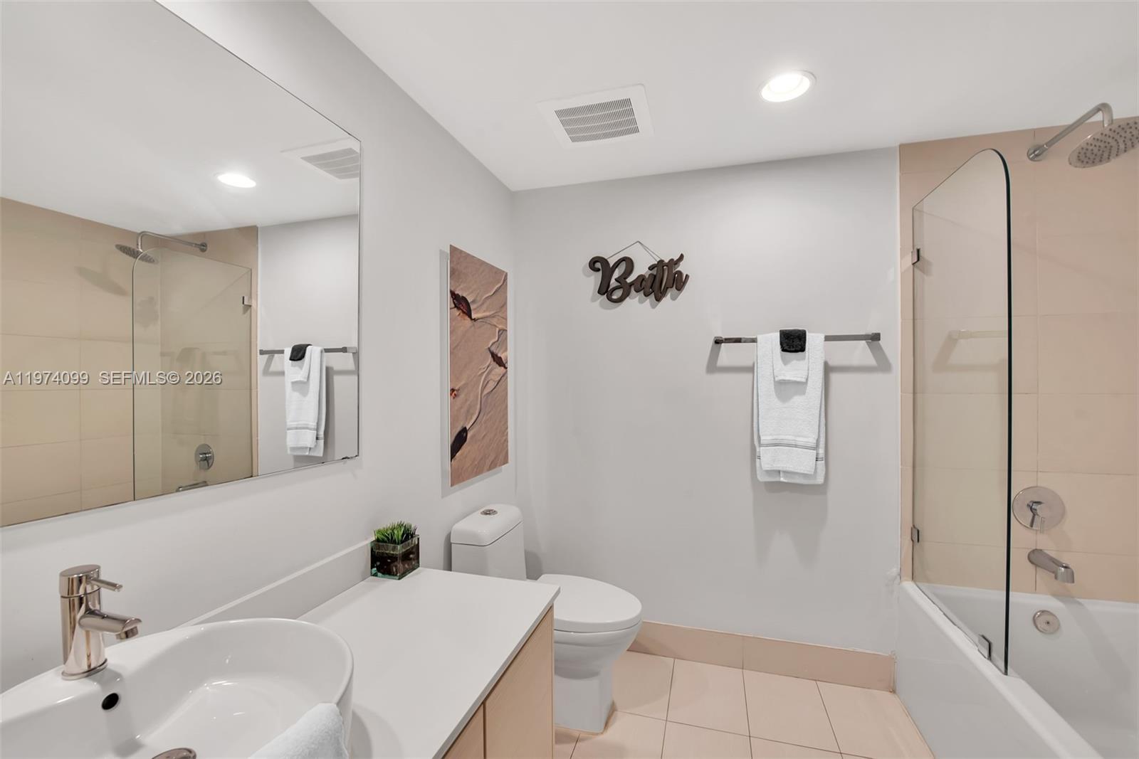 image Beachwalk Condominium24