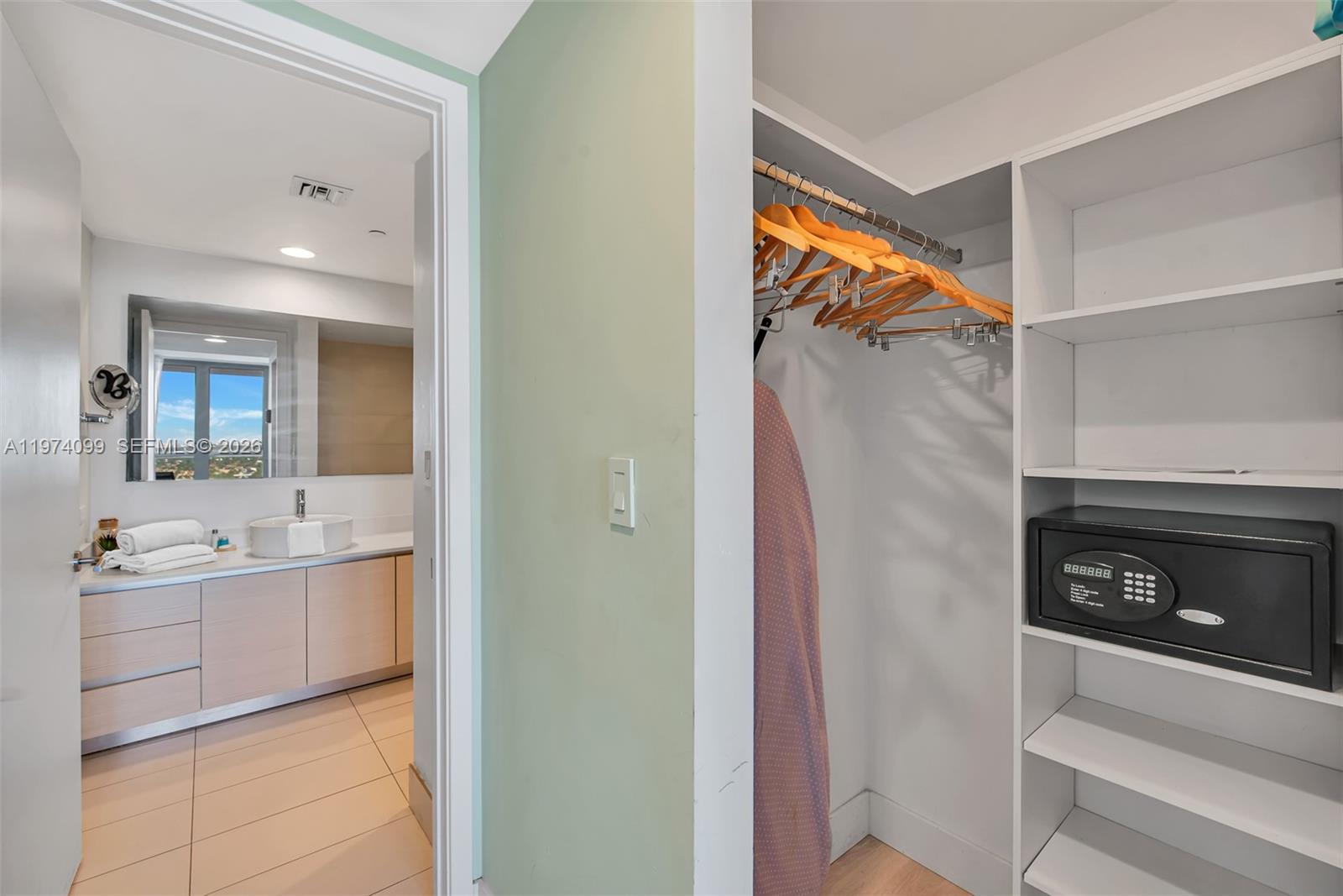 image Beachwalk Condominium25