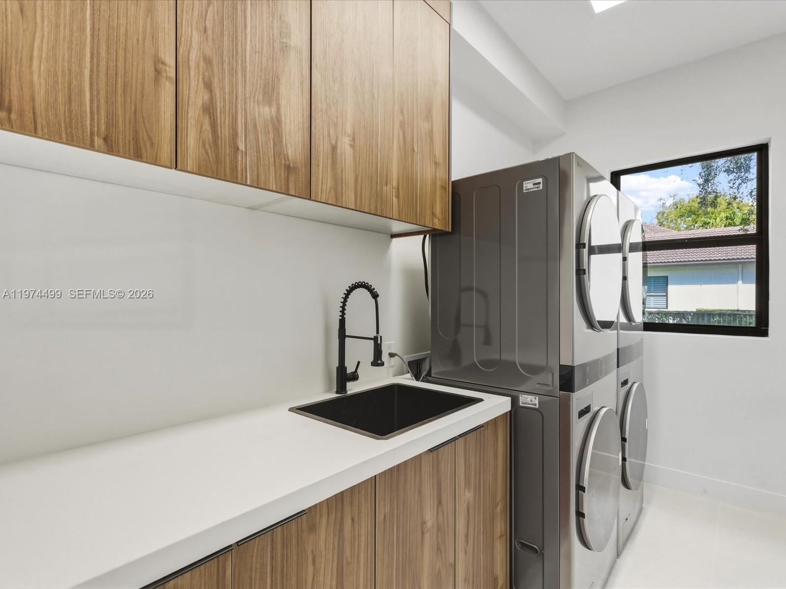 3303 W Stonebrook Cir Davie, FL 33330