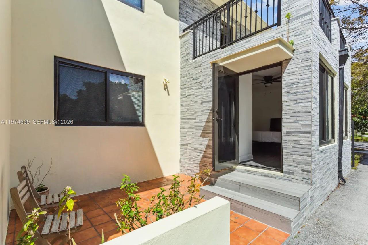 320 SW 29th Rd #1 Miami, FL 33129