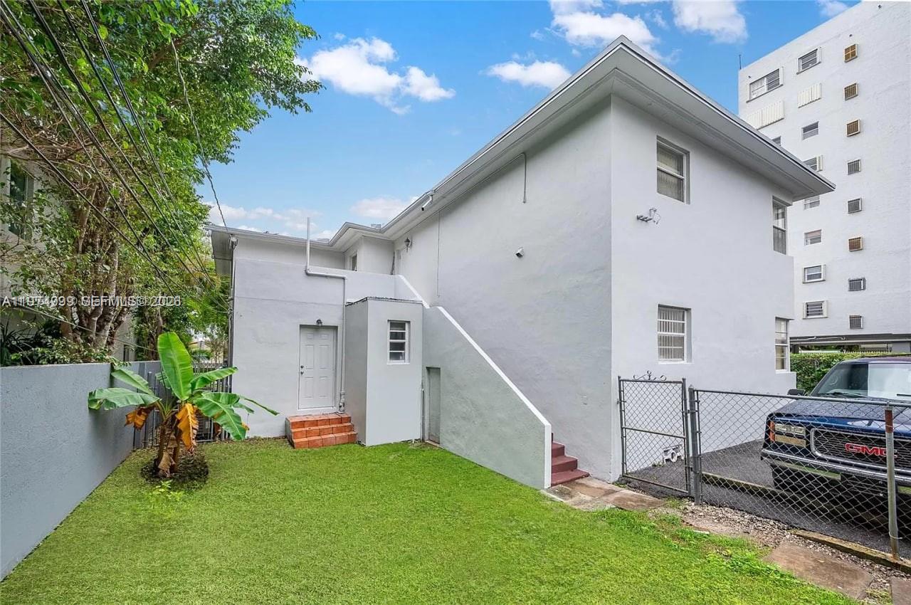 320 SW 29th Rd #1 Miami, FL 33129