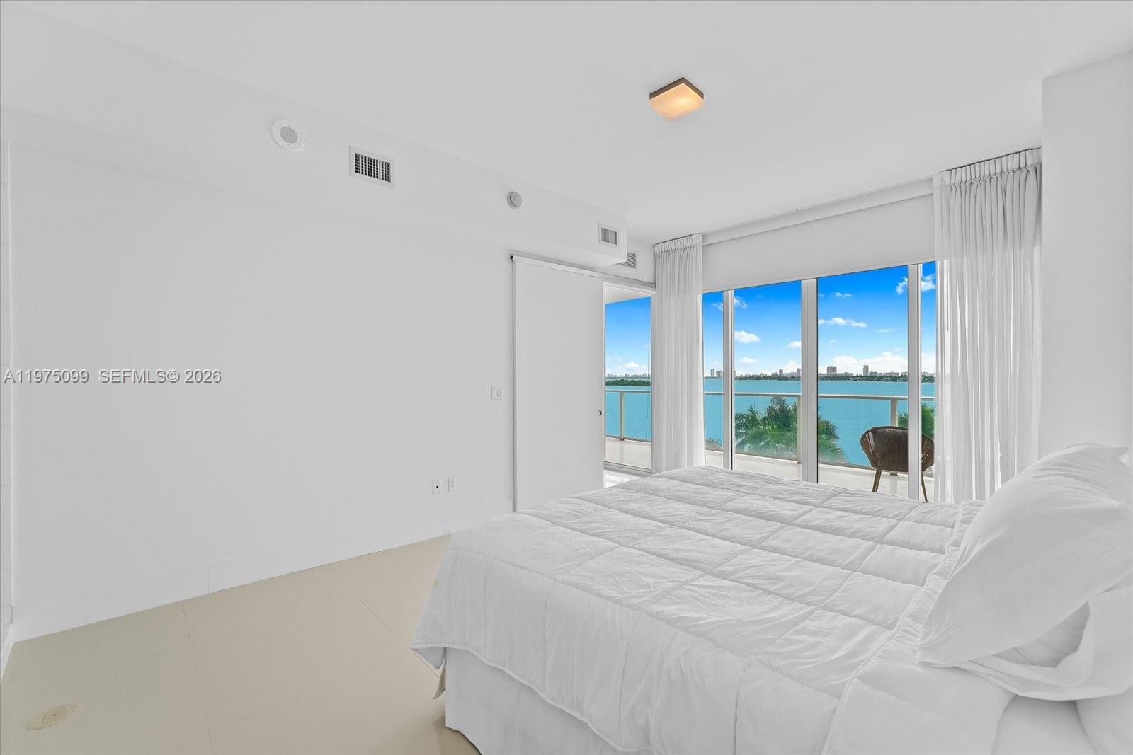 image Paramount Bay10