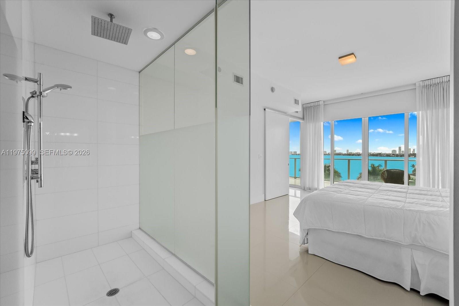 image Paramount Bay14