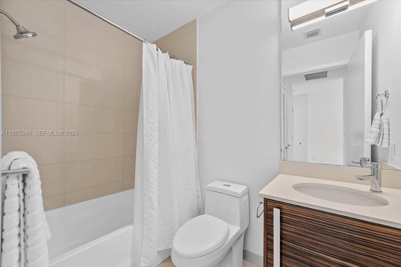 image Paramount Bay20