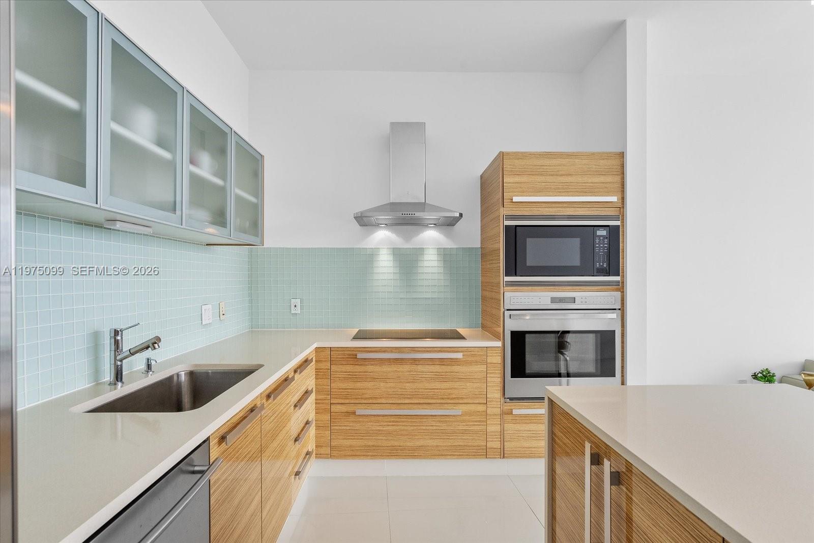 image Paramount Bay2