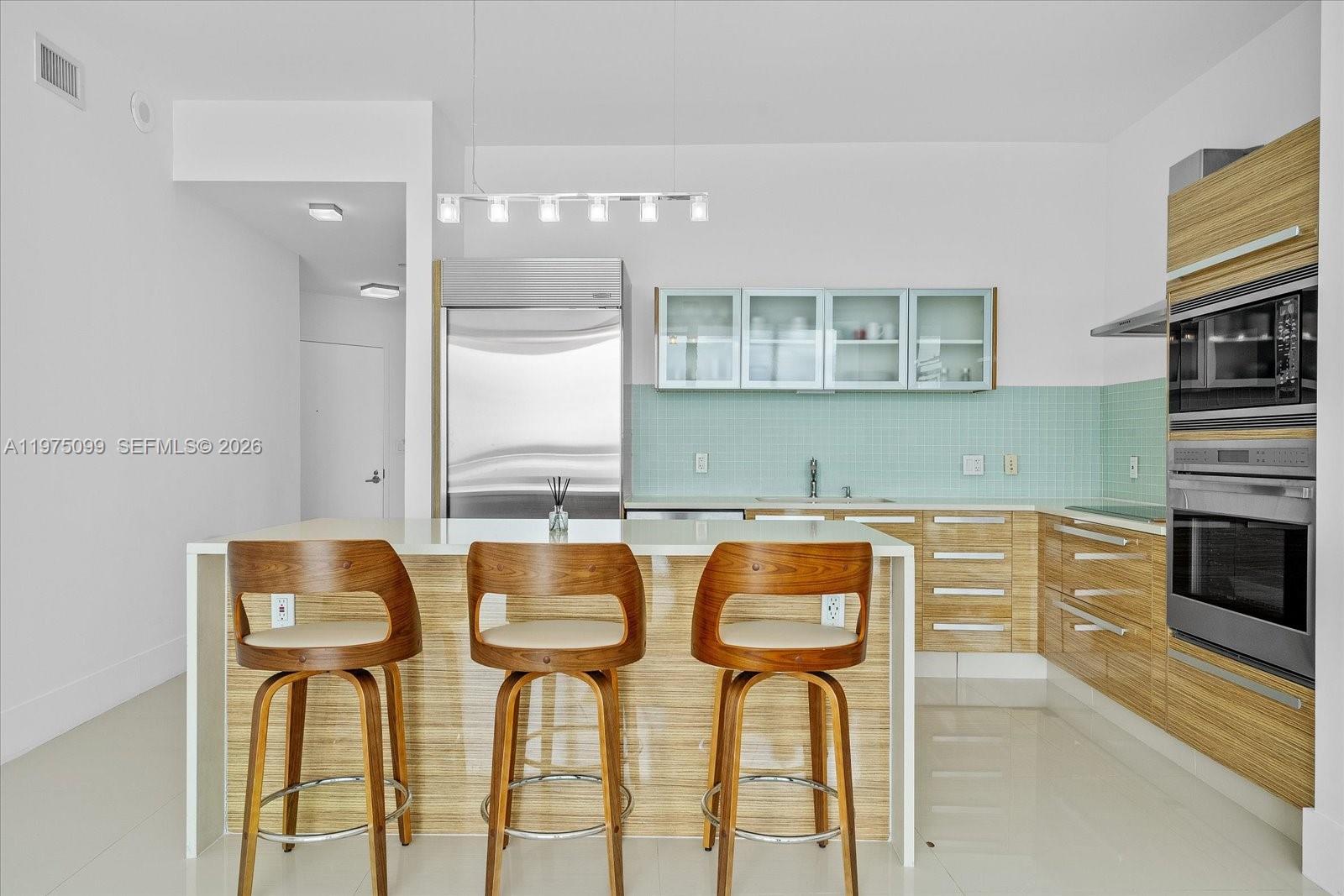 image Paramount Bay3