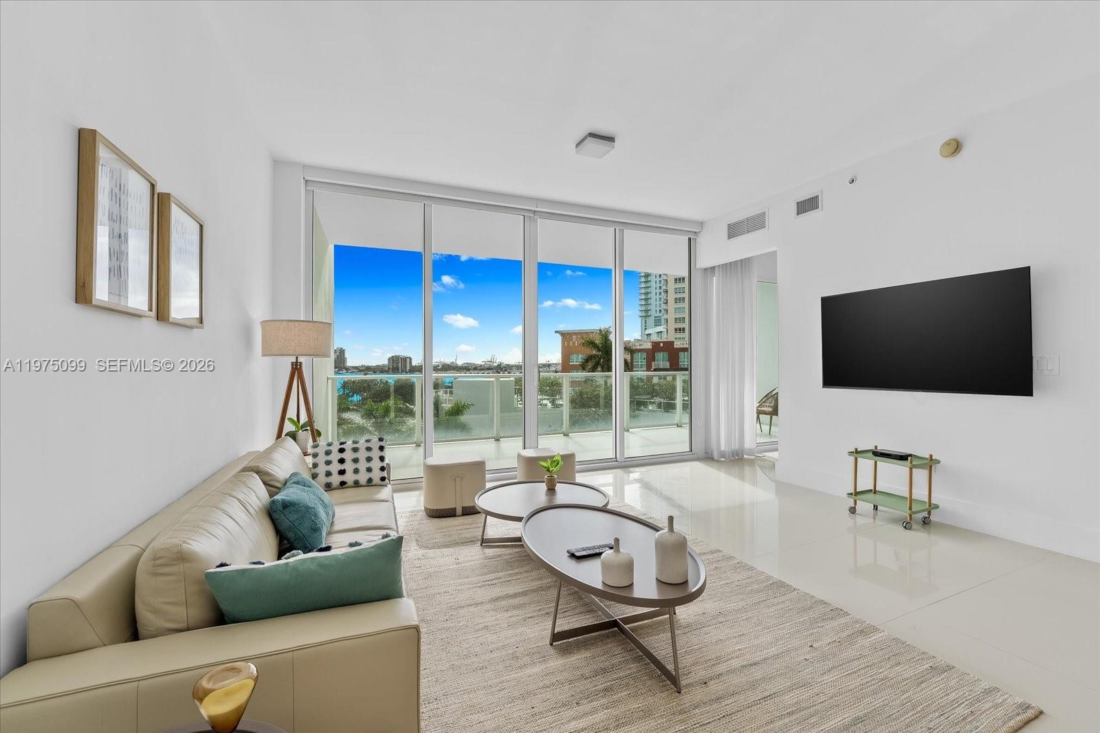 image Paramount Bay5