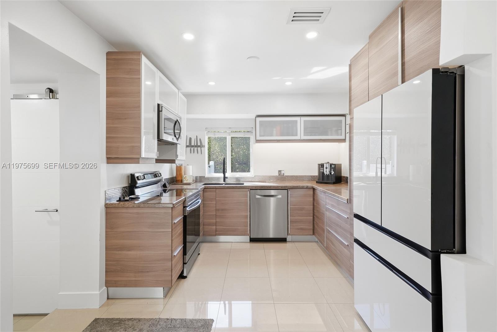 2190 SW 20th St Miami, FL 33145