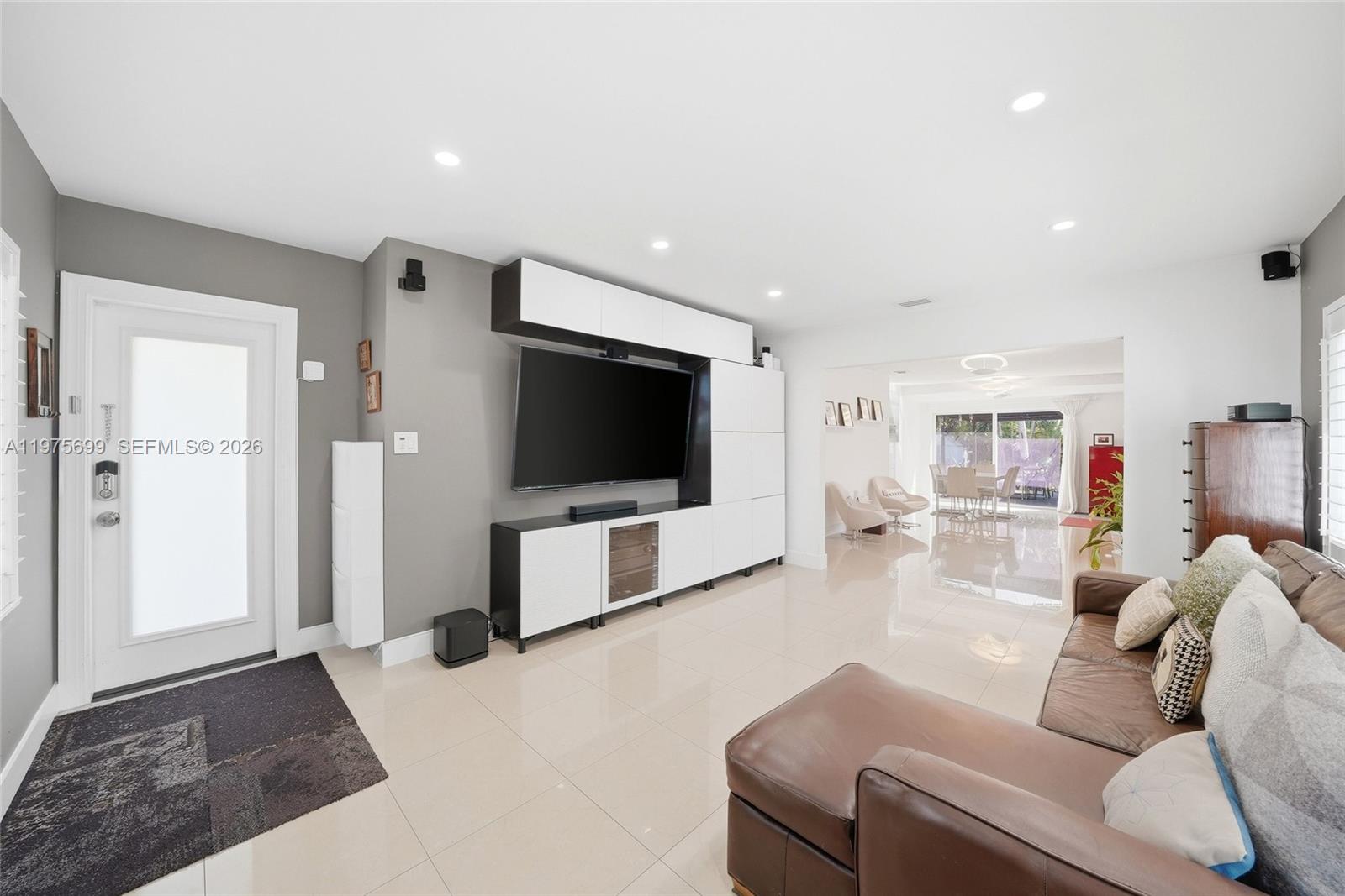 2190 SW 20th St Miami, FL 33145