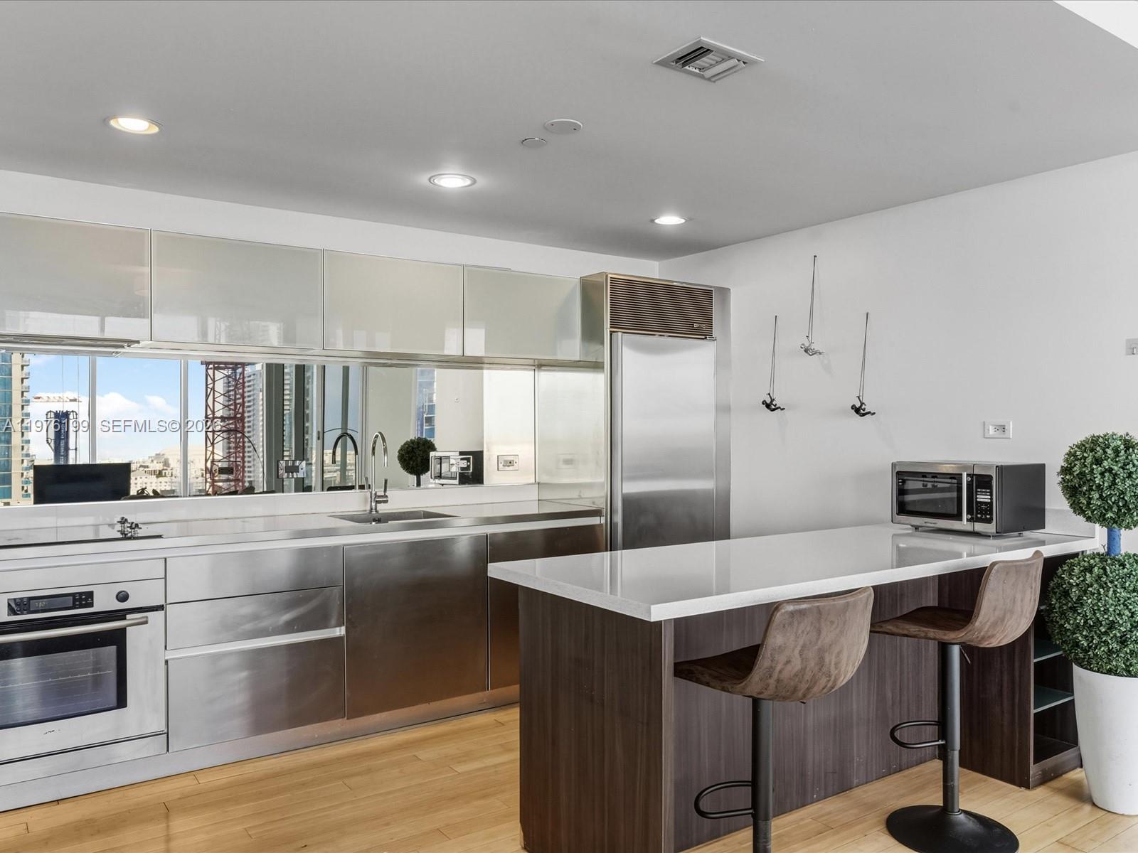 1040 Biscayne Blvd #1107 Miami, FL 33132