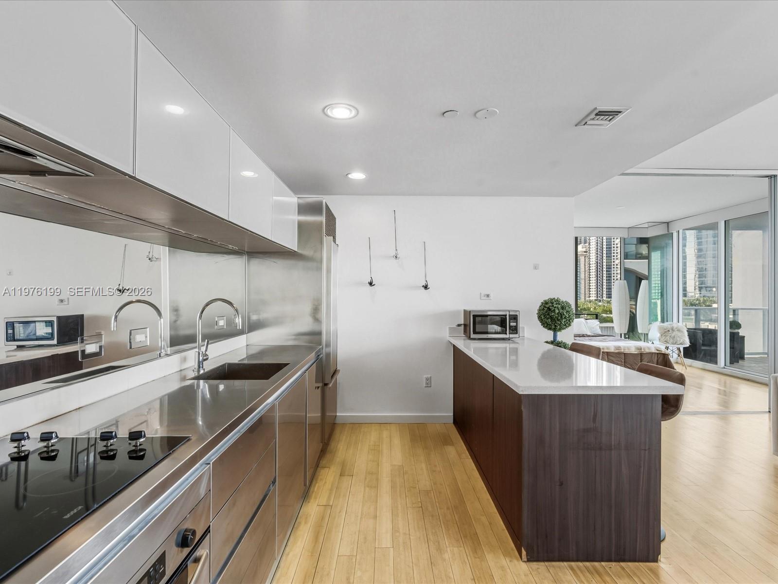 1040 Biscayne Blvd #1107 Miami, FL 33132