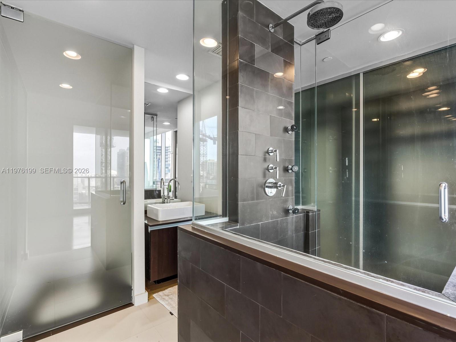 1040 Biscayne Blvd #1107 Miami, FL 33132