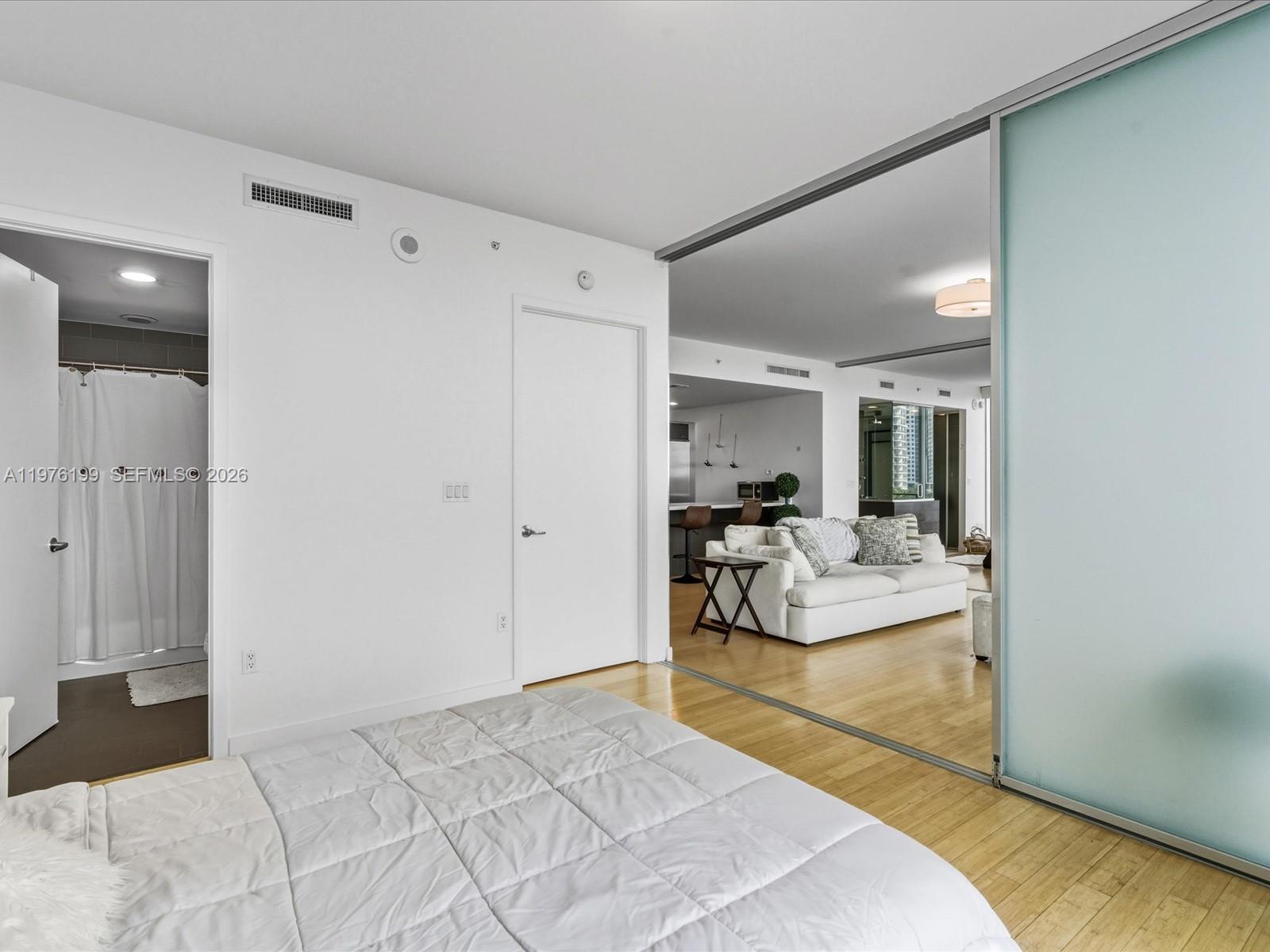 1040 Biscayne Blvd #1107 Miami, FL 33132