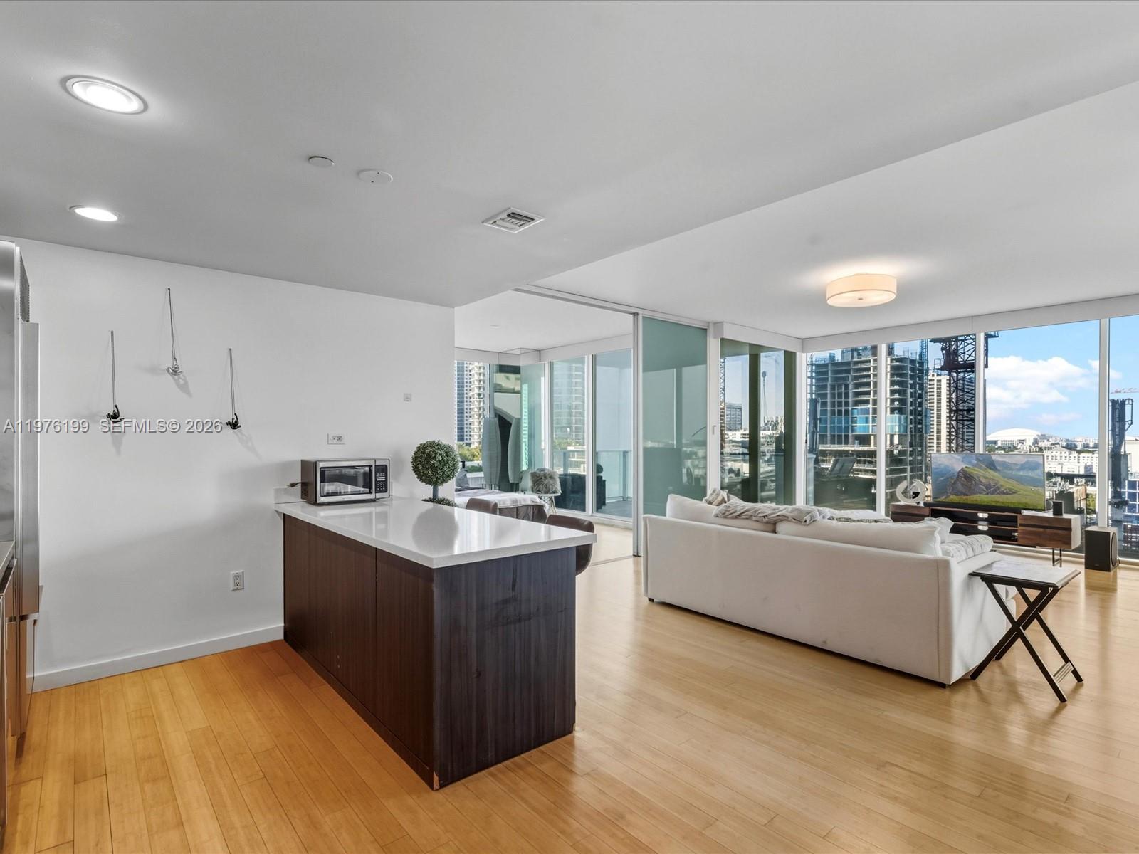 1040 Biscayne Blvd #1107 Miami, FL 33132