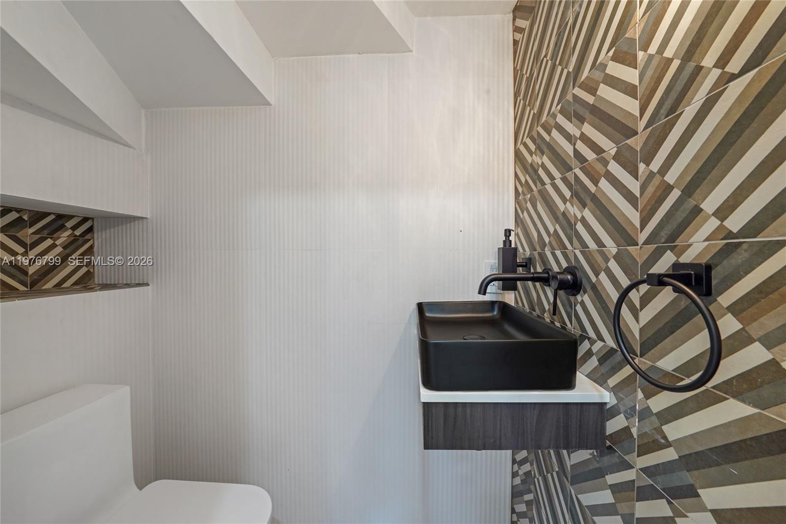 659 NE 73rd St Miami, FL 33138