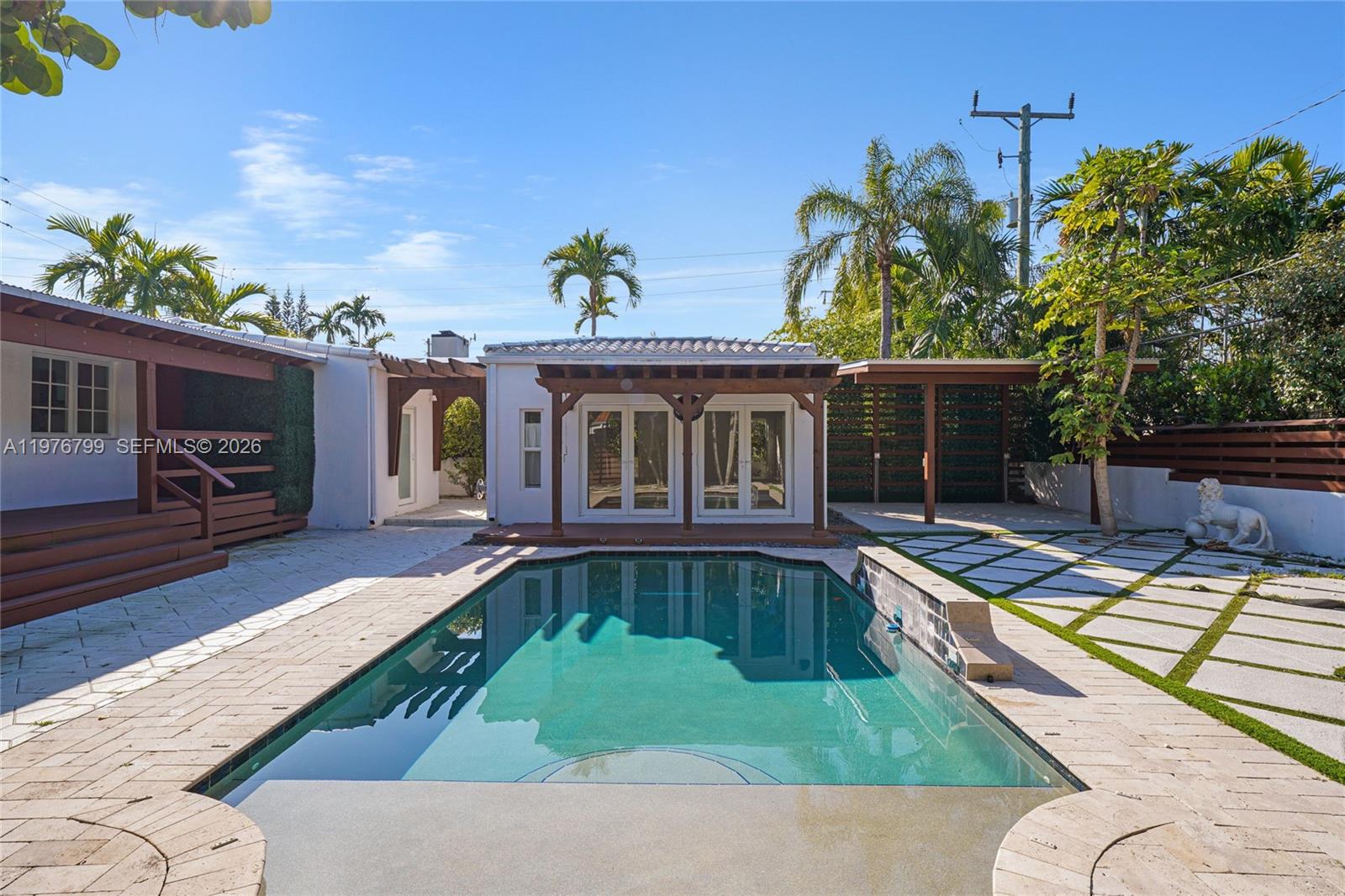 659 NE 73rd St Miami, FL 33138